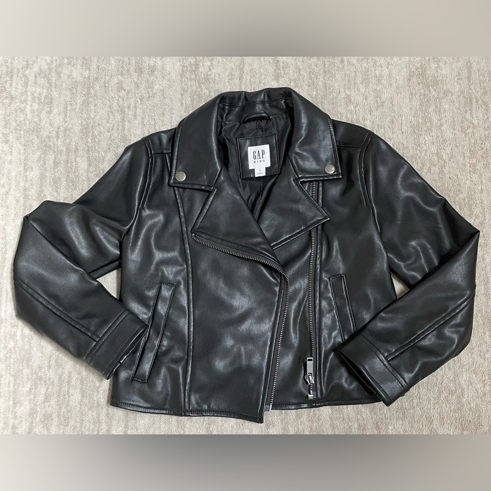 GAP Kid’s Black Jacket with Zipper
